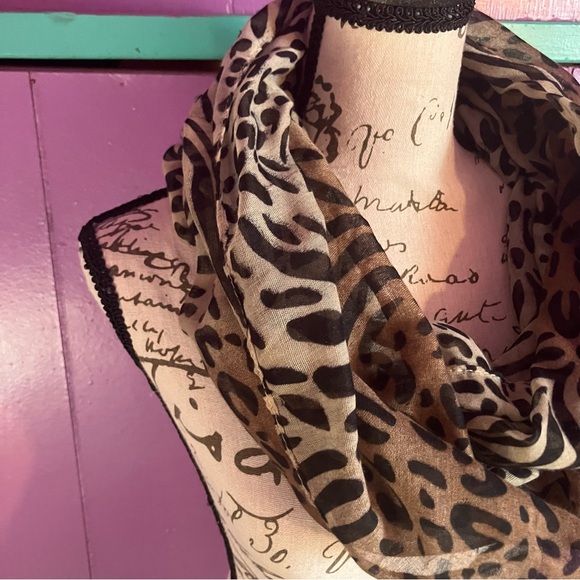 Leopard Print Scarf - Picture 3 of 5